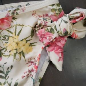 Jessica Simpson Swim - LIKE NEW Baby Floral Bow Bikini 24m Jessica Simpson Swim - LIKE NEW Baby Floral Bow Bikini 24m